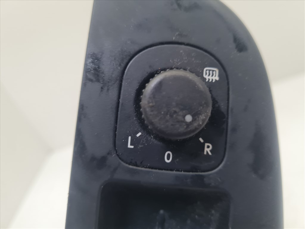 Volkswagen Golf VI bal első ajtóbehúzó tükör - és ablakemelő kapcsolóval (21064, 21065, 21066) 1k4858049c 1k4959857b 3. kép