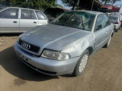 Audi A4 1.8 -ADR- bontott alkatrészei