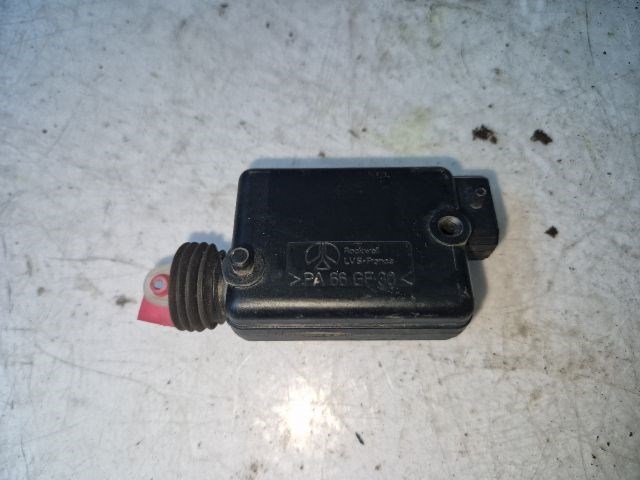 RENAULT SCÉNIC I Központizár Motor Csomagtérajtó 1. kép