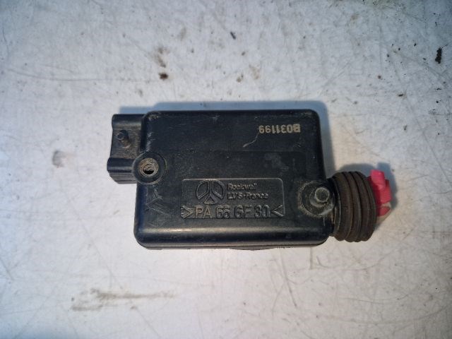 RENAULT SCÉNIC I Központizár Motor Csomagtérajtó 2. kép