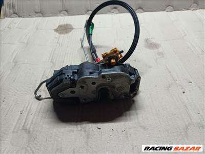 Opel Zafira C Jobb hátsó Központizár Motor 13579556