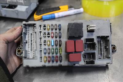 Lancia Ypsilon 2002-2006 biztosíték tábla  51754964