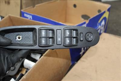 Fiat Punto Evo 2009 ablakemelő kapcsoló bal (4 gombos) 