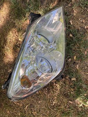 Opel Astra H Jobb első fényszóró 