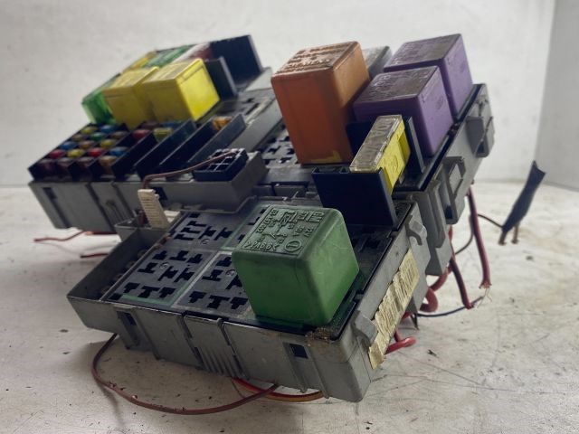 OPEL CORSA C Biztosítéktábla Doboz 3. kép