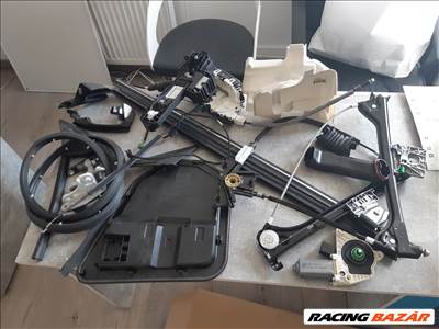 Mercedes SLK 200 R172 bal ajtó alkatrészei,lehet db-ra is venni