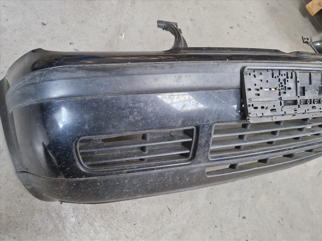 Volkswagen Golf IV első lökhárító LC9Z színkóddal (19145) 5. kép