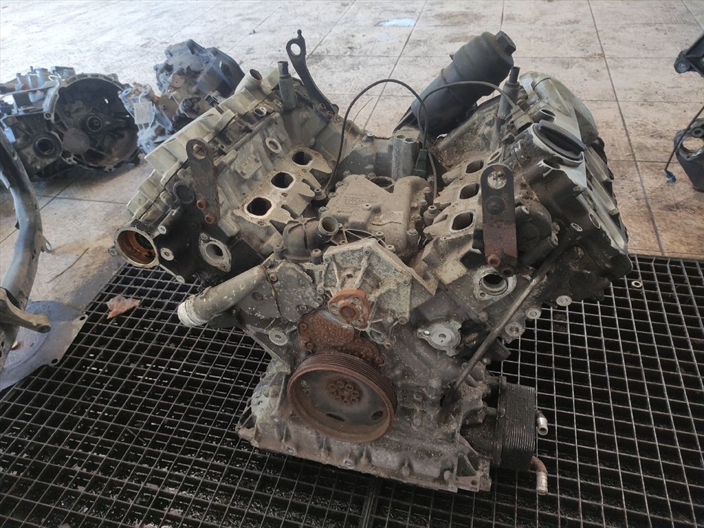 Audi A6 (C6 - 4F) 2.4 - Motor (Fűzött blokk hengerfejjel) , (BDW) 2. kép