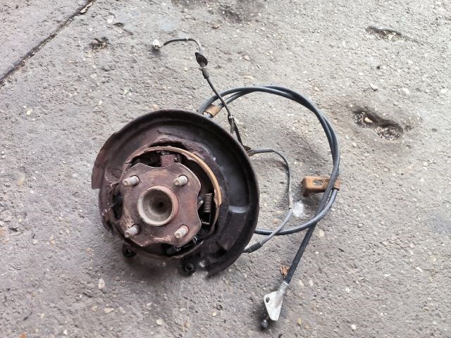Toyota Yaris (XP10) Bal hátsó kerékagy 4. kép