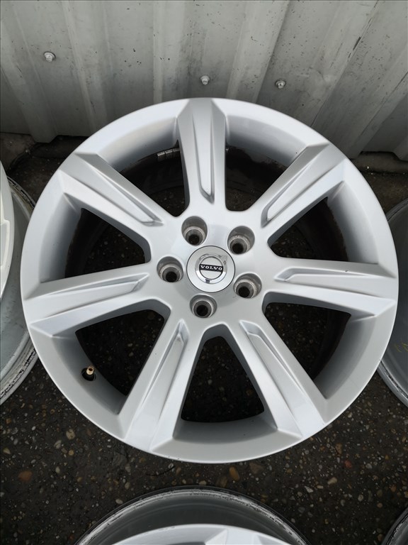 5x108 17 Gyári Volvo,Ford alufelni 145000ft a 4db/66/ 1. kép