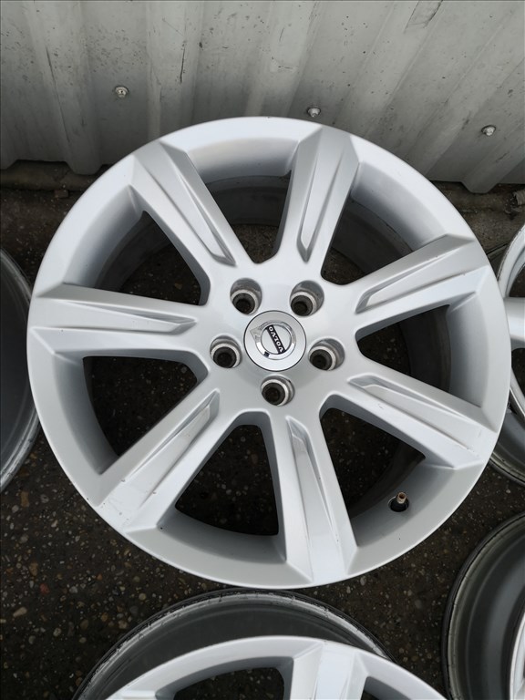 5x108 17 Gyári Volvo,Ford alufelni 145000ft a 4db/66/ 2. kép