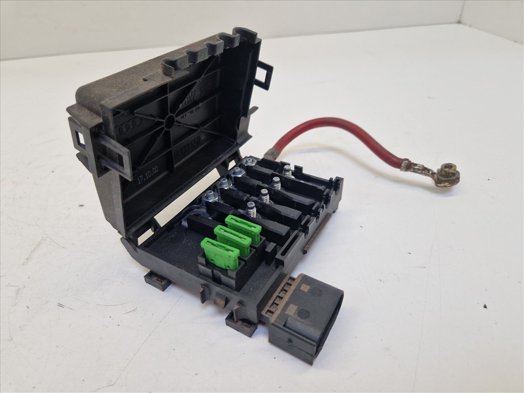 Volkswagen Golf IV biztosítéktábla motortér 1J0 937 550 AA (22243) 4. kép