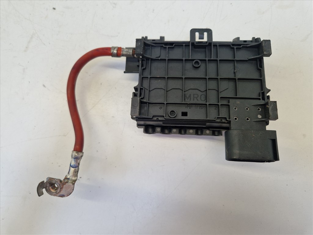 Volkswagen Golf IV biztosítéktábla motortér 1J0 937 550 AA (22243) 9. kép