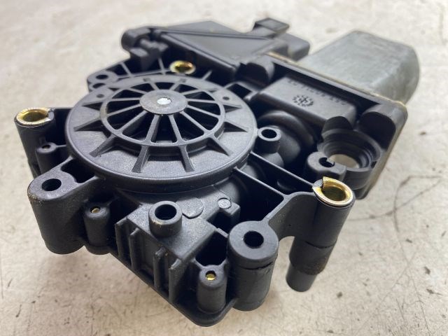 AUDI A4 B5 Bal hátsó Ablakemelő Motor 6. kép