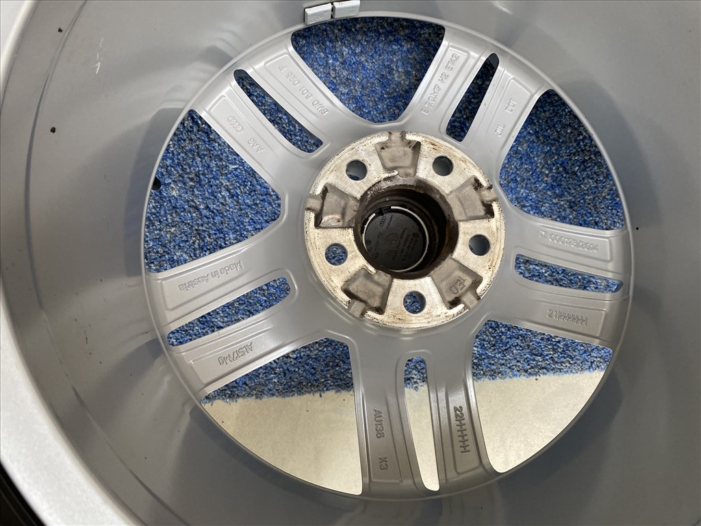 (2767)   Audi 17 gyári felni, alufelni 5x112, 225/50 téli gumi, A4 2. kép