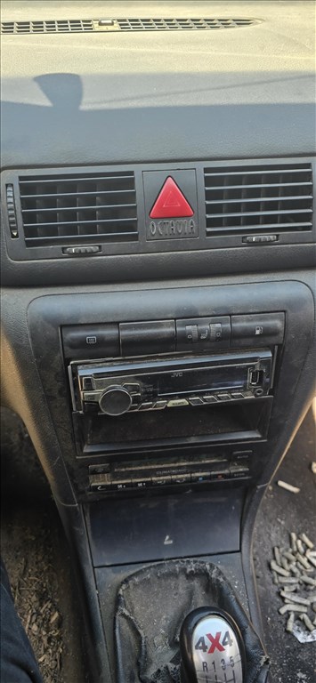 Skoda Octavia I 1.0pd 4x4 bontott alkatrészei  15. kép