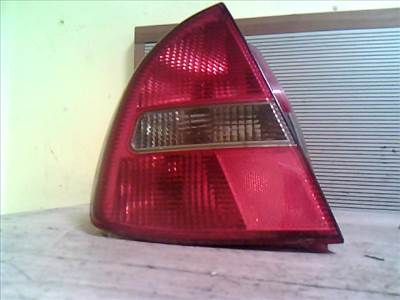 MITSUBISHI CARISMA 99.08- Bal külső hátsó lámpa