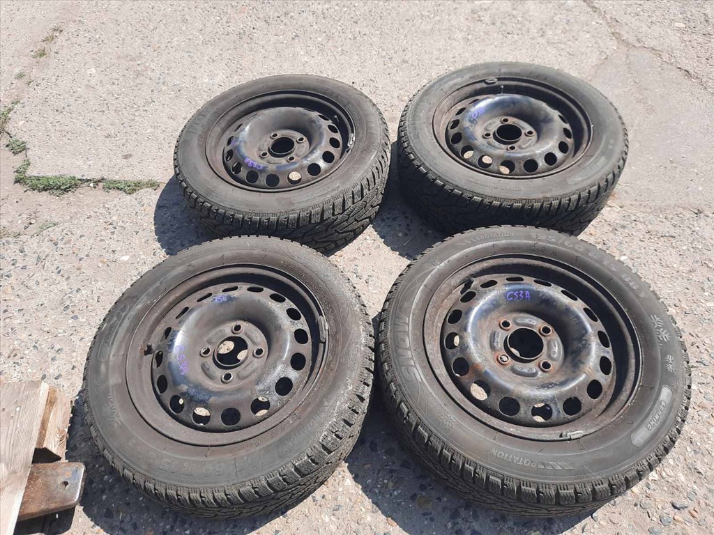  4x100 lyukosztású 15" használt lemezfelni, rajta 195/60 újszerű Sebring téli gumi gumi  1. kép