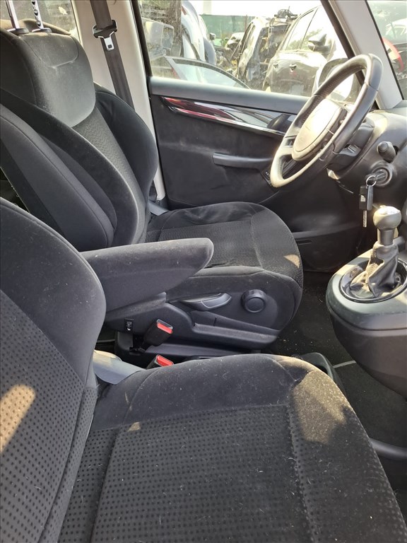 Citroën C4 Picasso I bontott alkatrészei 11. kép