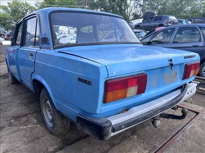Lada 2105 bontott alkatrészei