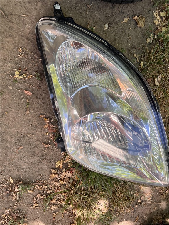 Suzuki Swift V Jobb első fényszóró  1. kép