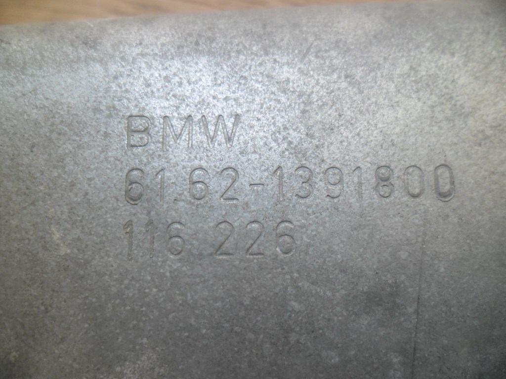 BMW 5-ös sorozat E34 kombi hátsó ablaktörlő motor 61621391800 2. kép