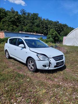 Kia Cee'd (ED) bontott alkatrészei