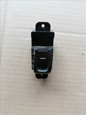 SsangYong Musso Jobb hátsó ablakemelő Kapcsoló  8585038000
