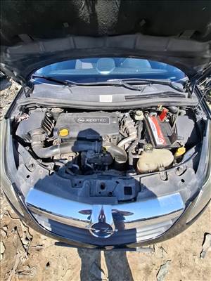 Opel Corsa D bontott alkatrészei