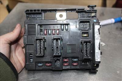 Peugeot 206 1998-2009 1.6HDI biztosíték tábla   9648498880