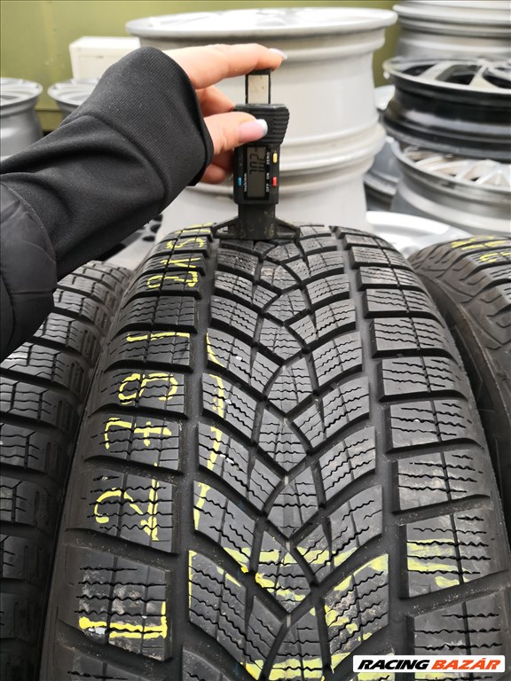 215/65 R17 Goodyear téli gumi 40000ft a 4db/279/ 1. kép