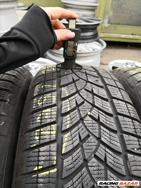 215/65 R17 Goodyear téli gumi 40000ft a 4db/279/ 3. kép