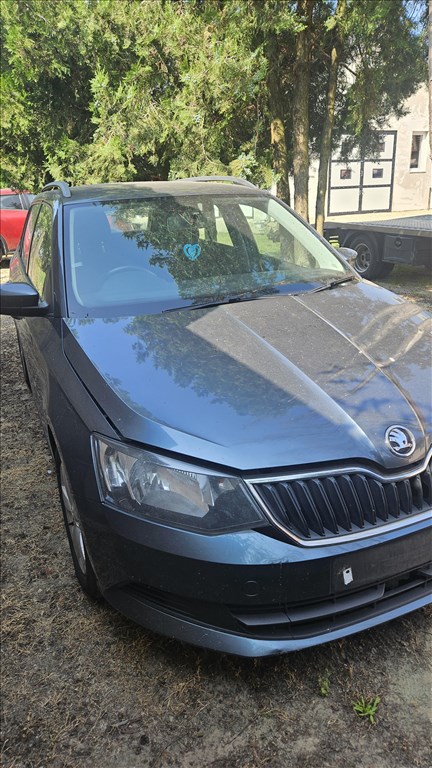 Skoda Fabia III bontott alkatrészei 7. kép