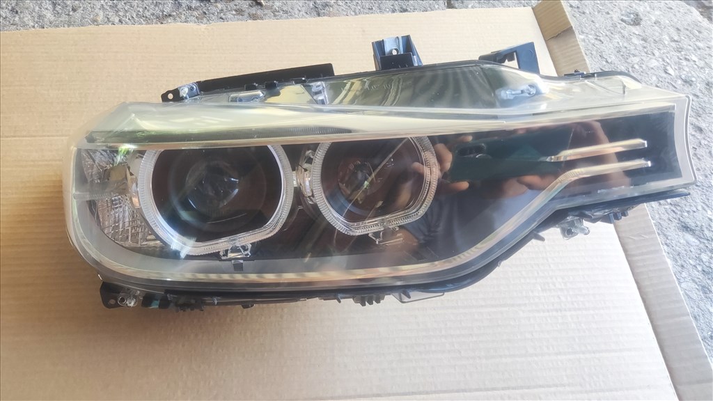 BMW 3-as sorozat F30 F30 kanyarkövető xenon fényszóró  1. kép
