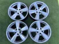 5x114.3 18" Dezent alufelni 8Jx18h2 ET40