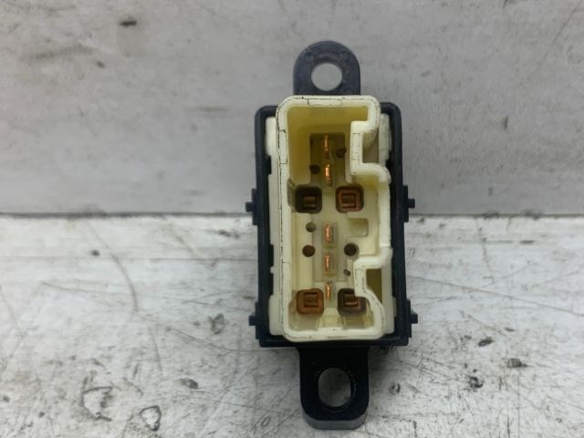 MAZDA PREMACY Jobb első Ablakemelő Kapcsoló 2. kép