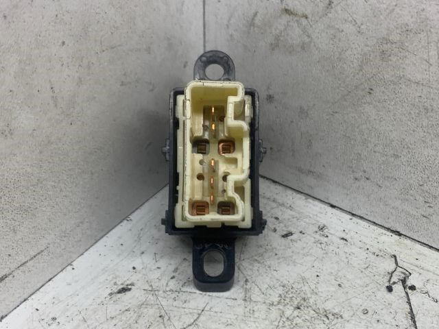 MAZDA PREMACY Jobb első Ablakemelő Kapcsoló 8. kép