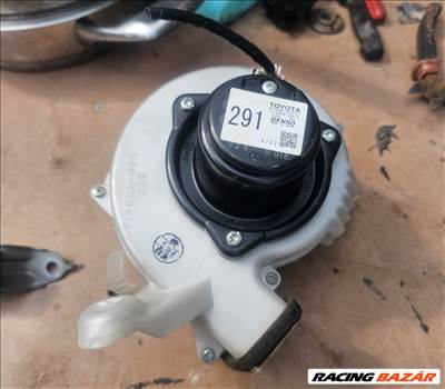 Toyota Prius (XV20) Hátsó fütömotor fütés motor 