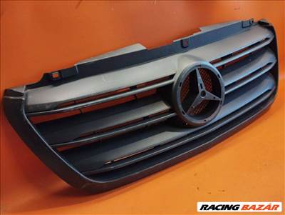 Mercedes W907 W910 hűtőrács középrács 18-tól A9108852600 (S.25)