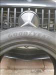 225/5017" újszerű Goodyear nyári gumi gumi