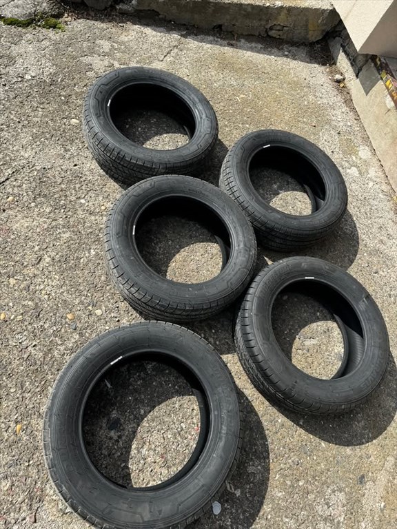 Bridgestone Duravis 215/60 R17 C 5 db nyárigumik 1. kép