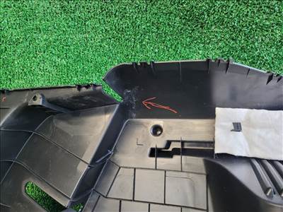 SUZUKI S-CROSS Bal hátsó Csomagtér Burkolat (Műanyag) 7602863T00 7602863t005pk