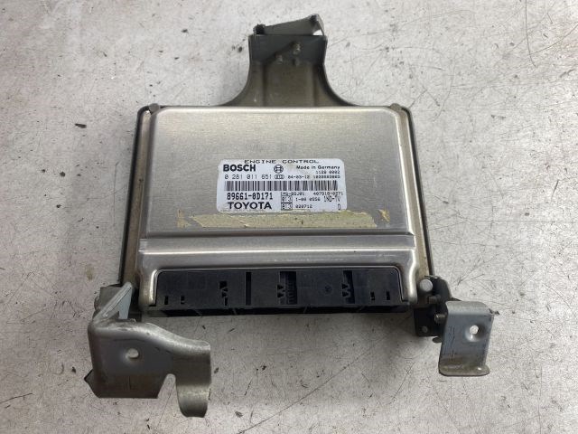 TOYOTA YARIS Motorvezérlő 1. kép