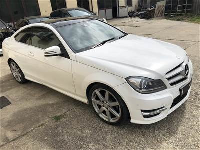 Mercedes Benz w 204 Coupe bontott alkatrész