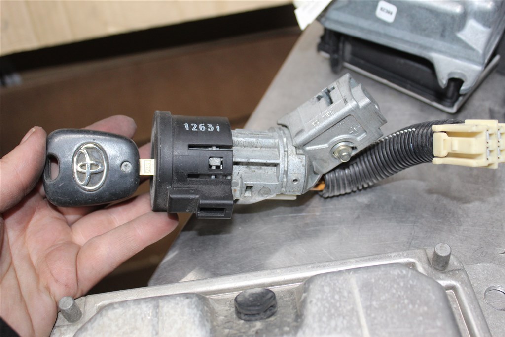 Toyota Aygo 2005-08 komfort elektronika 897400h010 3. kép