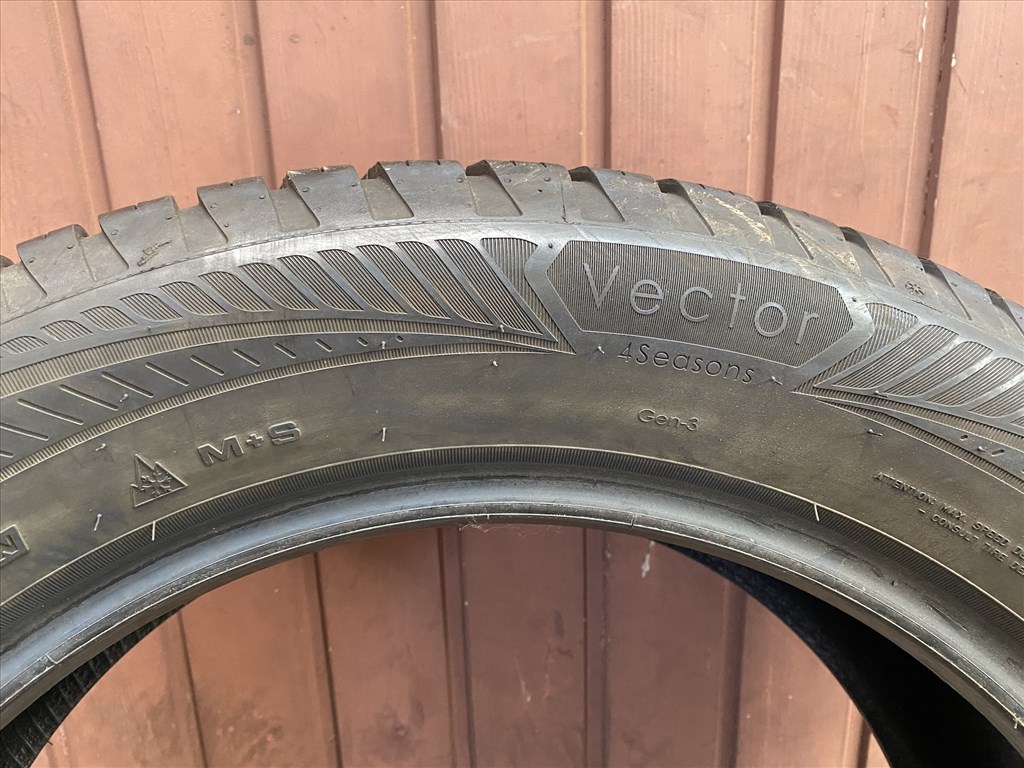  225/55/R18 újszerű Goodyear Vector 4seasons Gen-3 négyévszakos gumi 1 db 2. kép