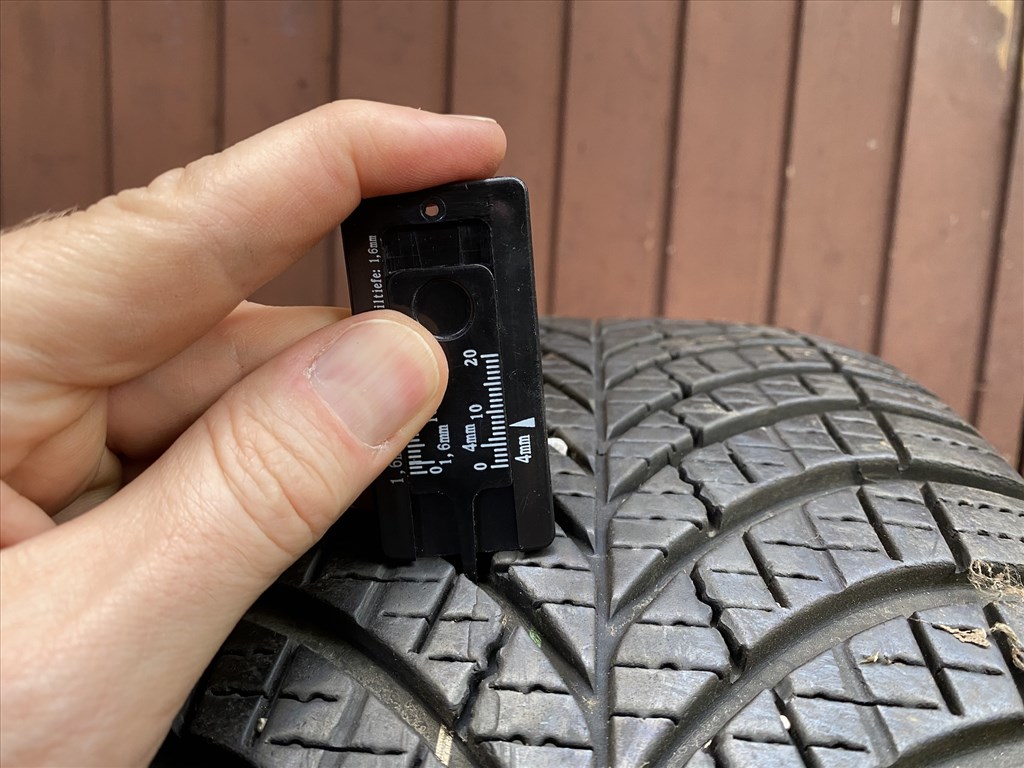  225/55/R18 újszerű Goodyear Vector 4seasons Gen-3 négyévszakos gumi 1 db 6. kép