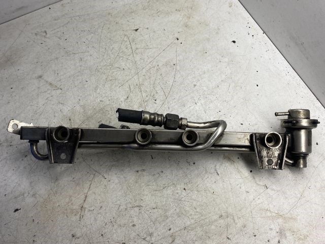 AUDI A4 B5 Porlasztó Sor / Híd 1. kép