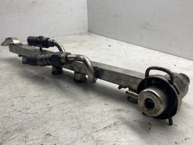 AUDI A4 B5 Porlasztó Sor / Híd 3. kép