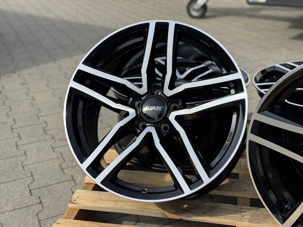 R19 5x112 (66,5) ALUTEC IKENU 9J ET49 diamant-schwarz frontpoliert új akciós alufelnik felnik 3. kép